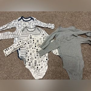 Honest Organic Long Sleeve Bodysuits (5 pack) size 6-9 months